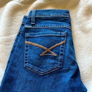 Women’s Kylie cinch Jeans!